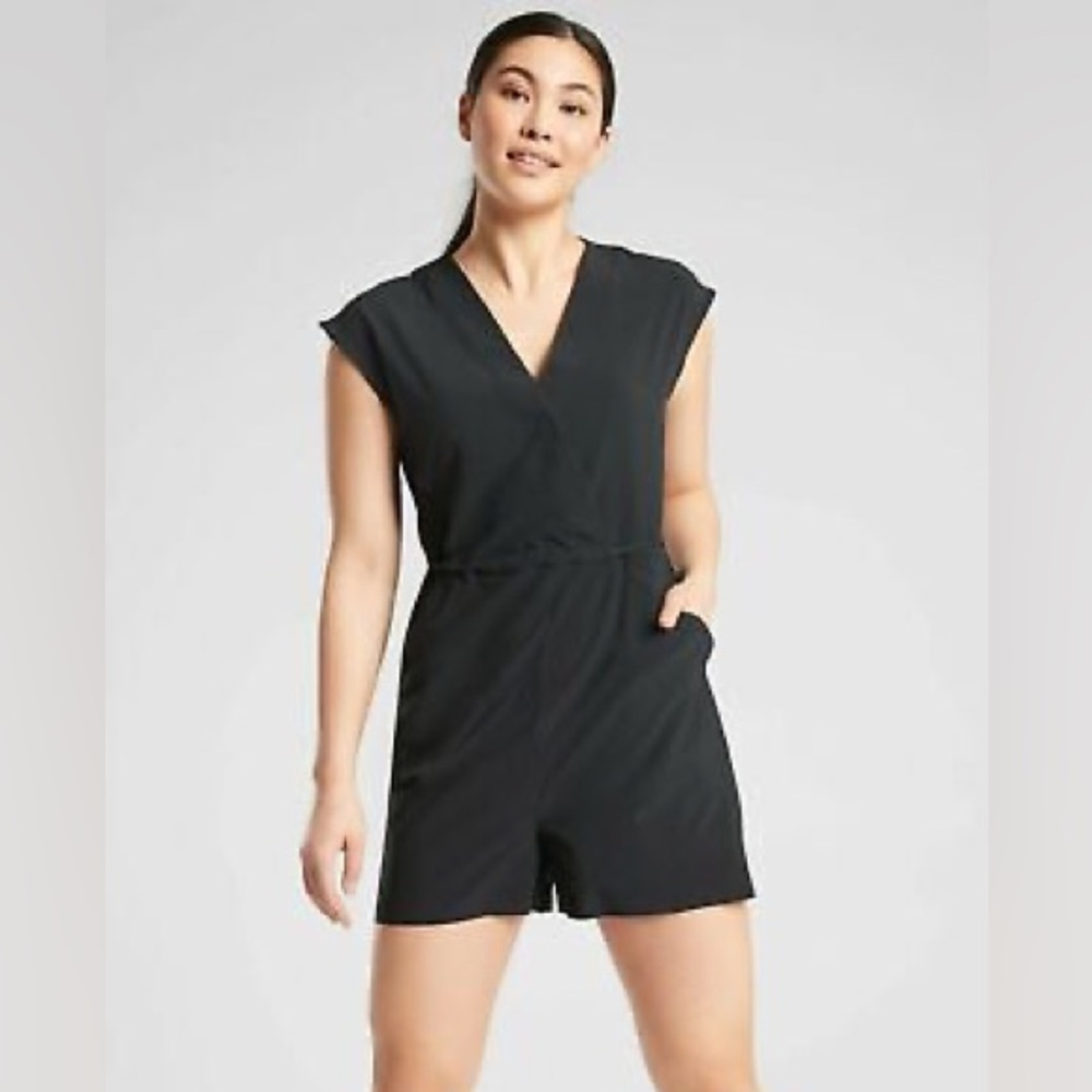 Athleta Marlow Shorts Romper Black Large Athleisure Athletic Gym Loungewear EUC